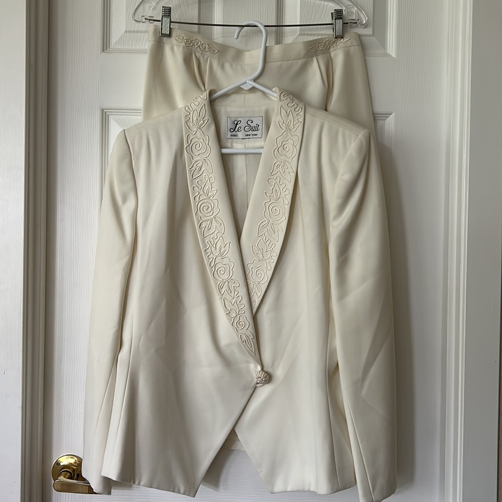NWT Vintage 90s Cream 2-piece Suit Set Jacket Blazer Skirt by Le Suit Size 14